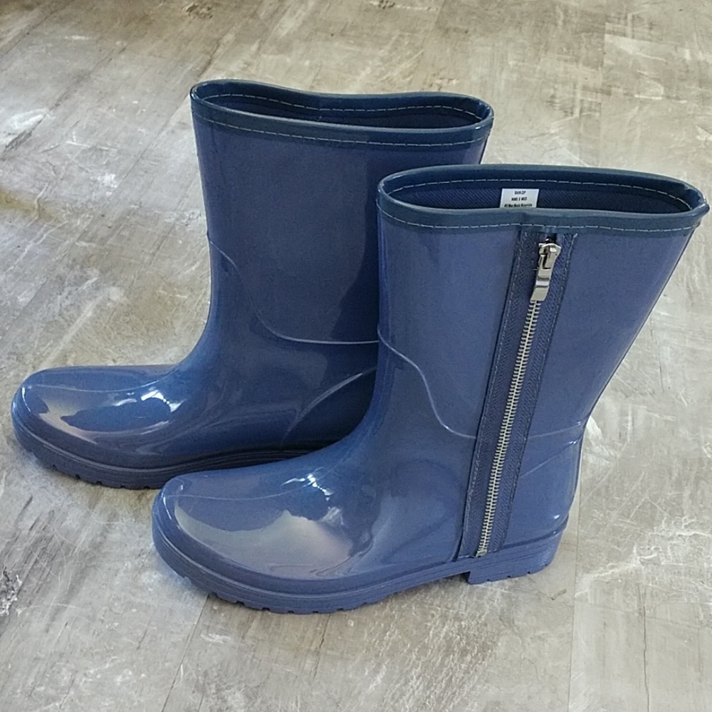 Rainboots !